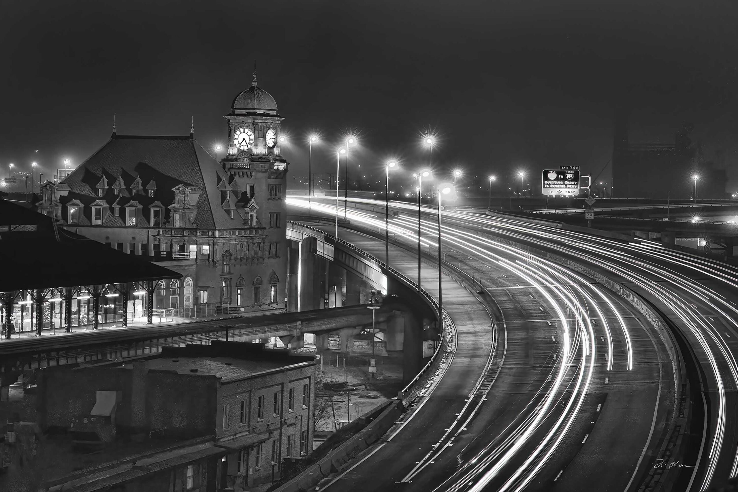 I-95 Main St. Station - by Lloyd Chaser